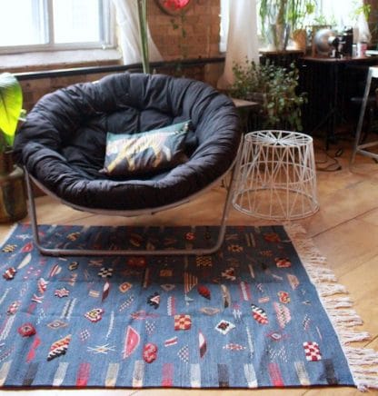 Ouarzazate Bleu Kilim Rug in Living Space